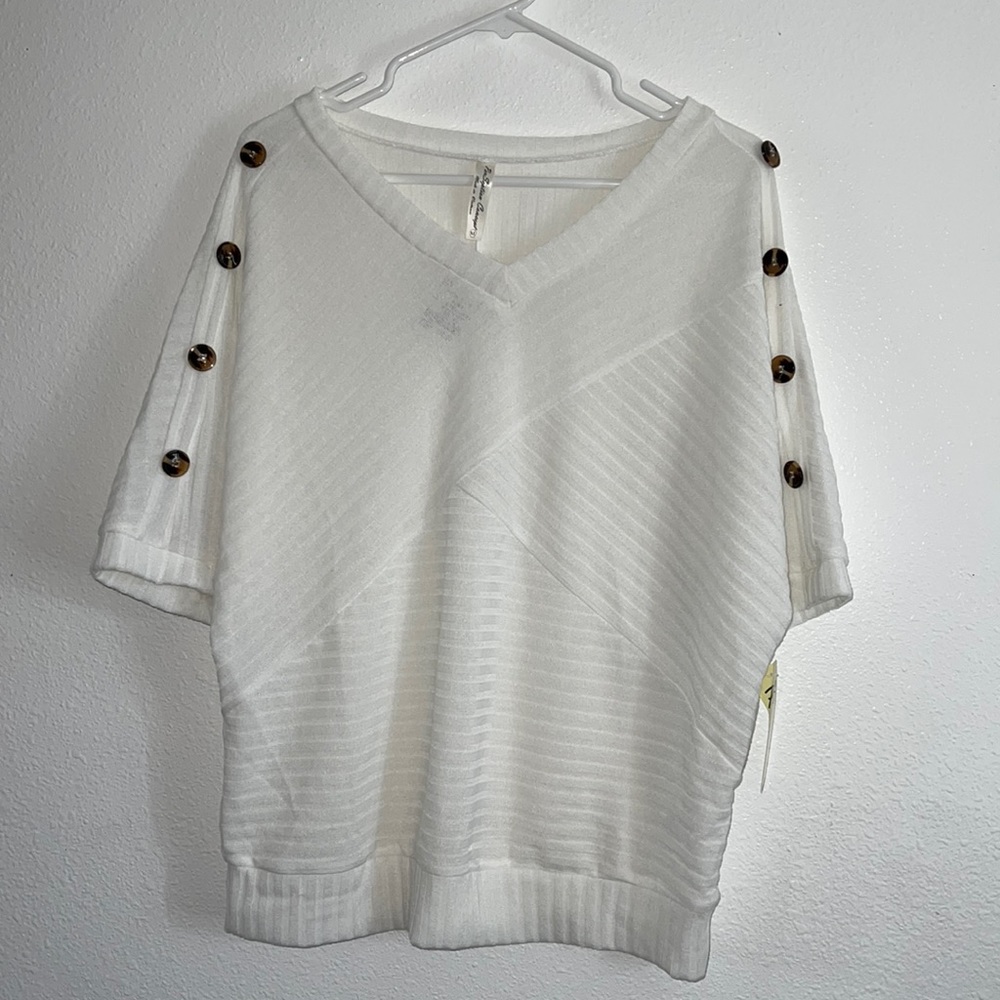 White v-neck quarter sleeve women's blouse